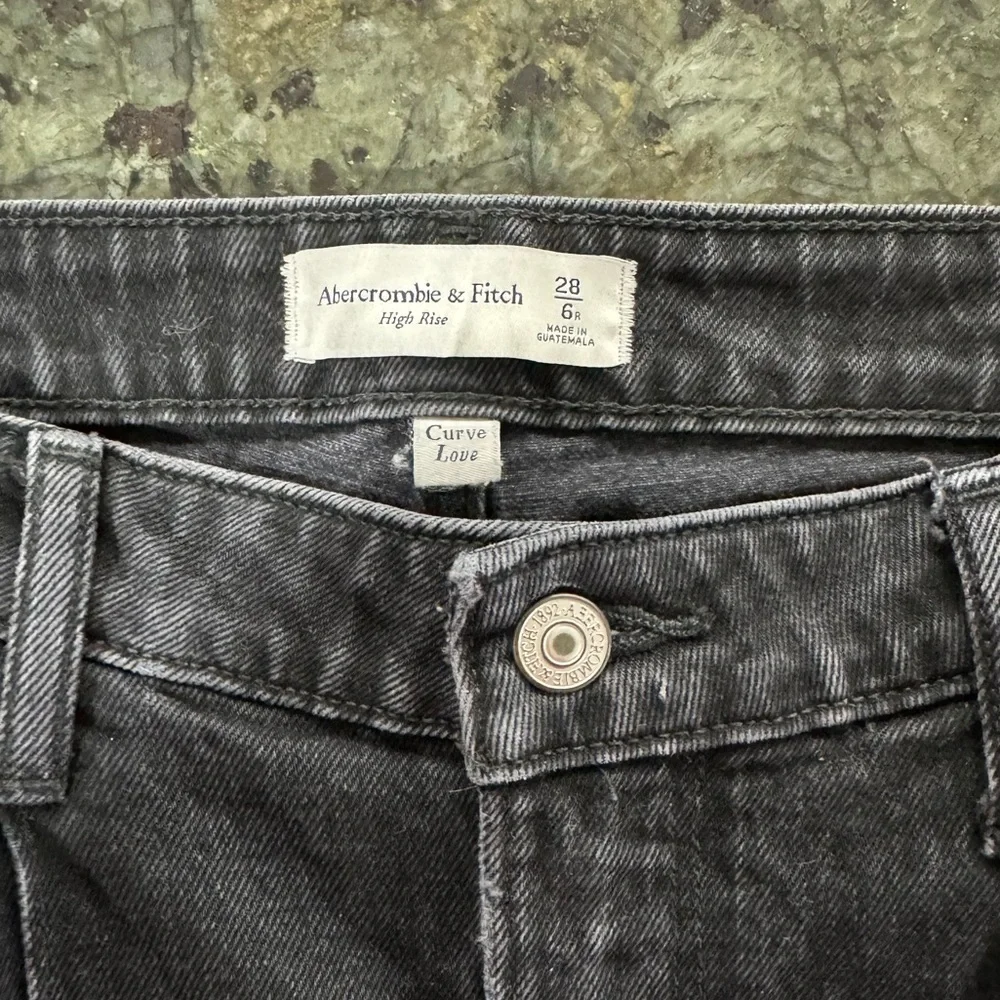 SOLD Abercrombie High Rise Vintage Flare Jean Black Size 28 - Picture 5 of 8